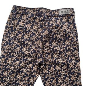 Levi’s Mid-rise skinny Jeans size 29(4)